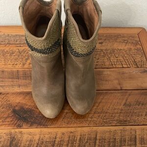 Women's Howsty Olive Green Ankle Boots